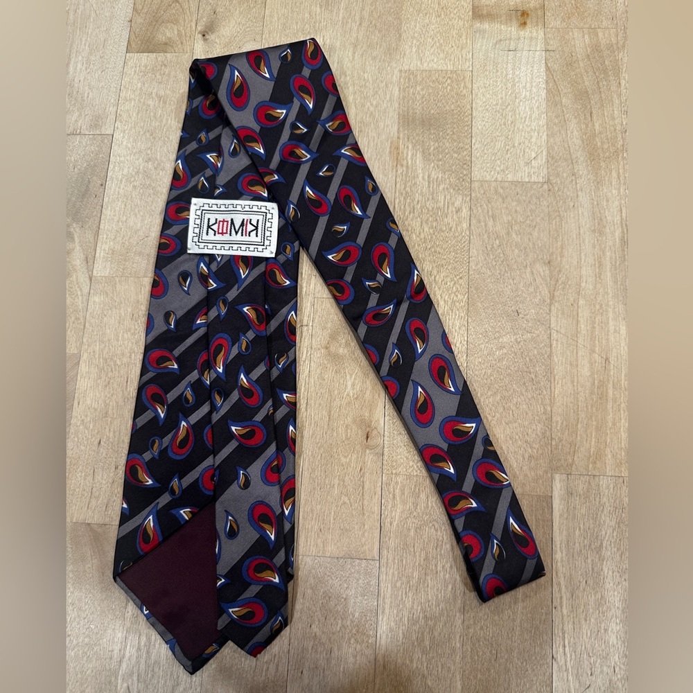 Elegant Multicolor Patterned Tie - image 4